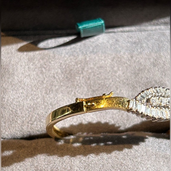 Estate 3.90 Carat Diamond and 14K Gold Bracelet - Picture 3 of 5